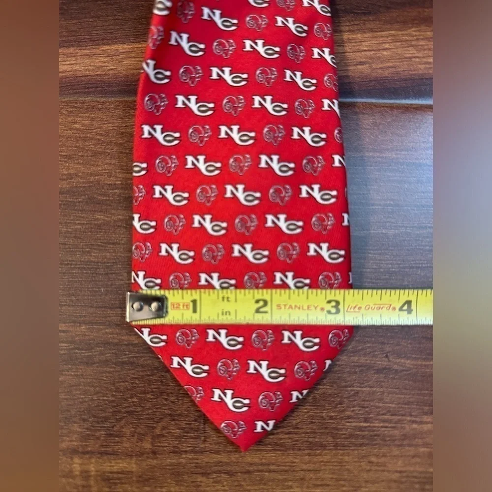 VINEYARD VINES Red Silk Necktie